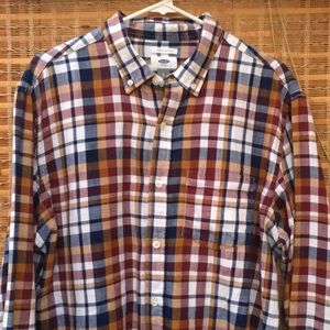 Long Sleeve men’s Old Navy flannel shirt.
